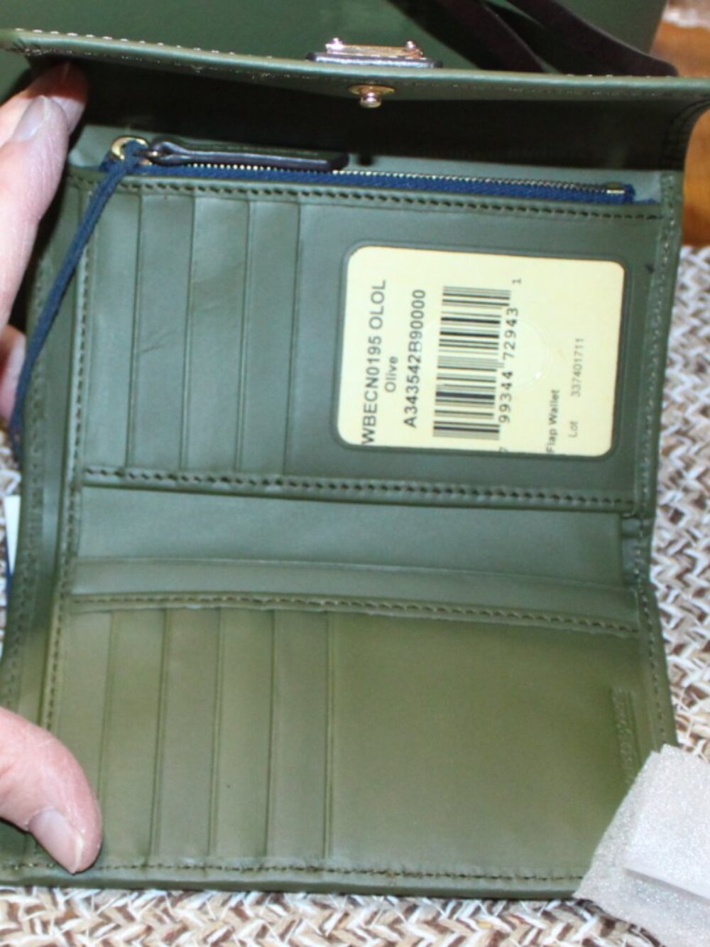 NWT Dooney & Bourke crossbody and wallet set STUNNING!! - Picture 6 of 13